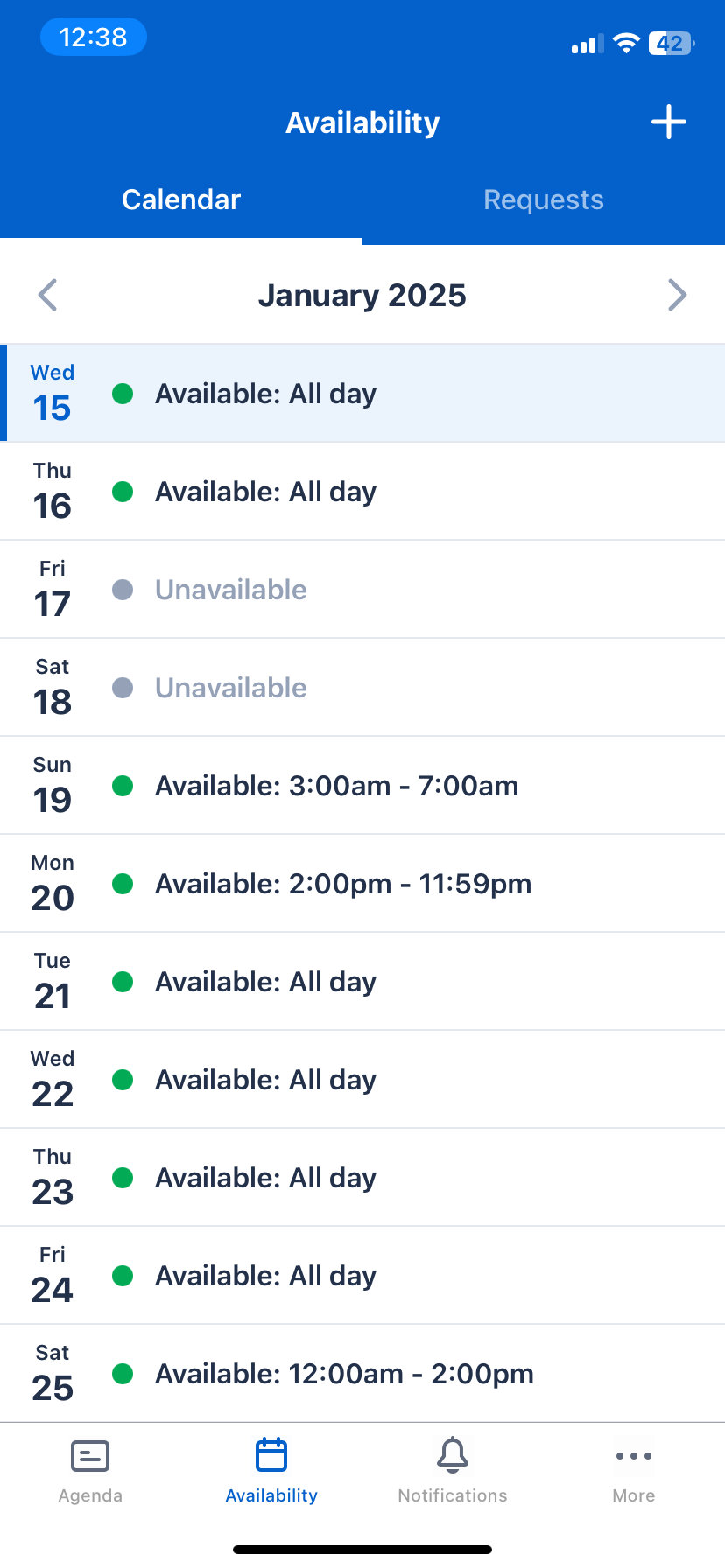 The availability calendar in the Skedulo Plus mobile app.